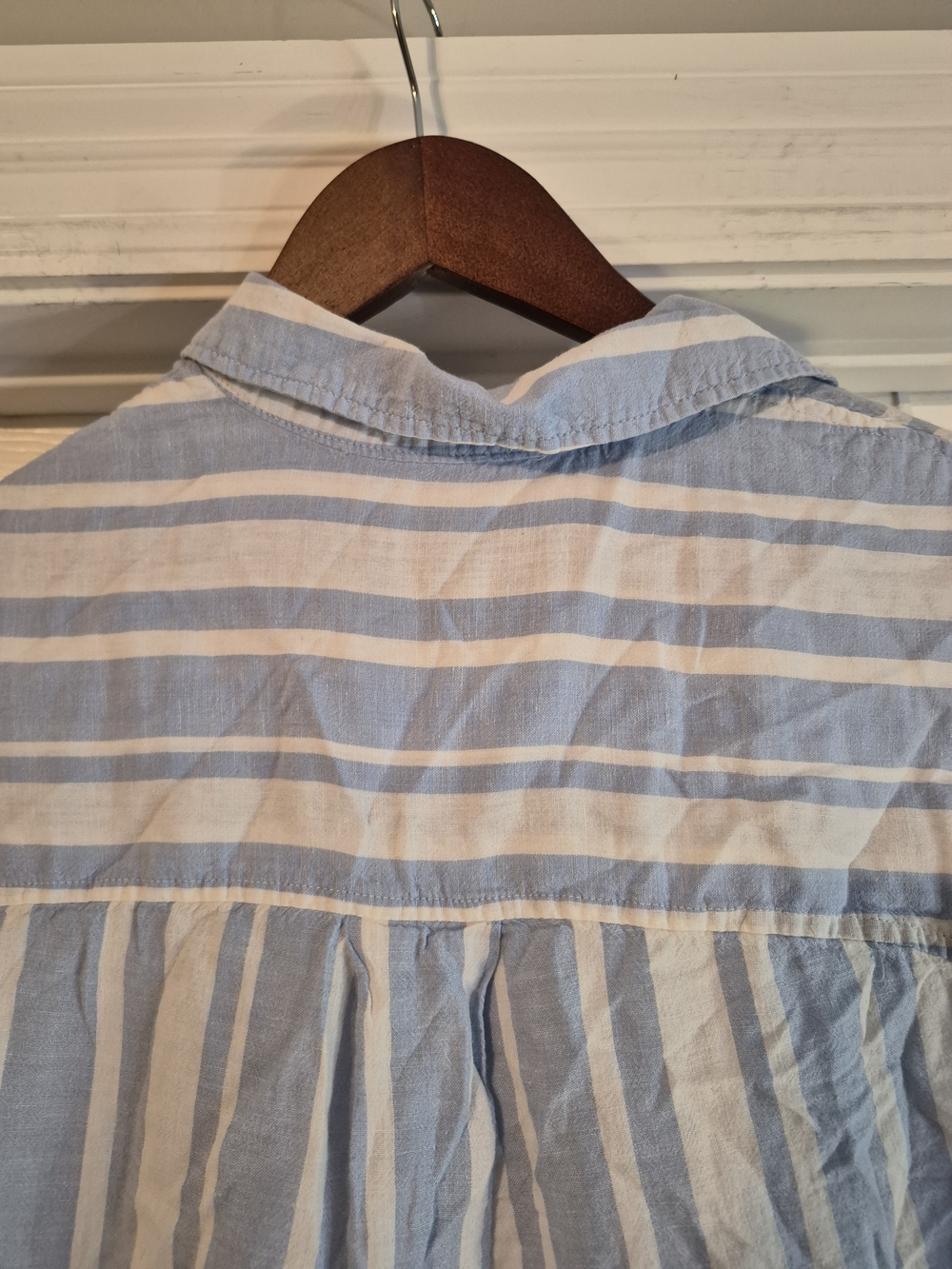 Lola River Light Blue & White Vertical Stripe Button-Up Shirt Medium - Picture 6 of 10